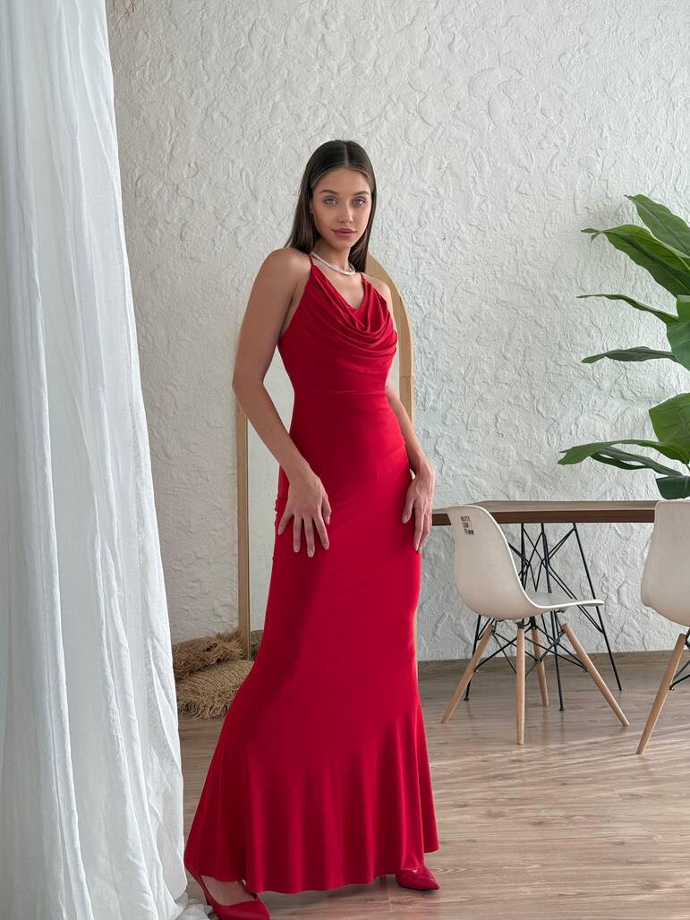 Misscix - ÇAPRAZ ASKILI KIRMIZI UZUN ELBİSE-11291