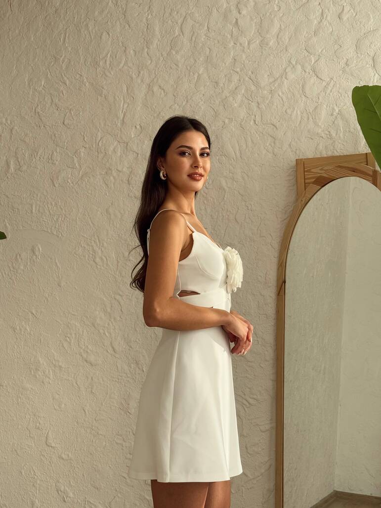 GÜLLÜ BEYAZ ELBİSE-1042