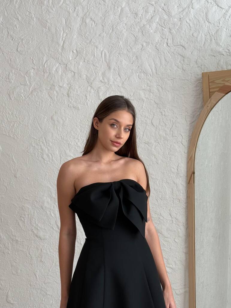 STRAPLEZ FİYONKLU SİYAH ELBİSE-1033